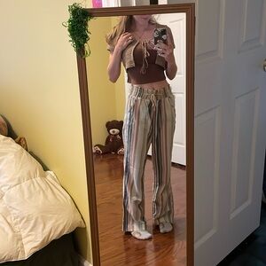 Kohls brand; beachy, hippie vibe pants. Very comfortable, stylish and stretchy.